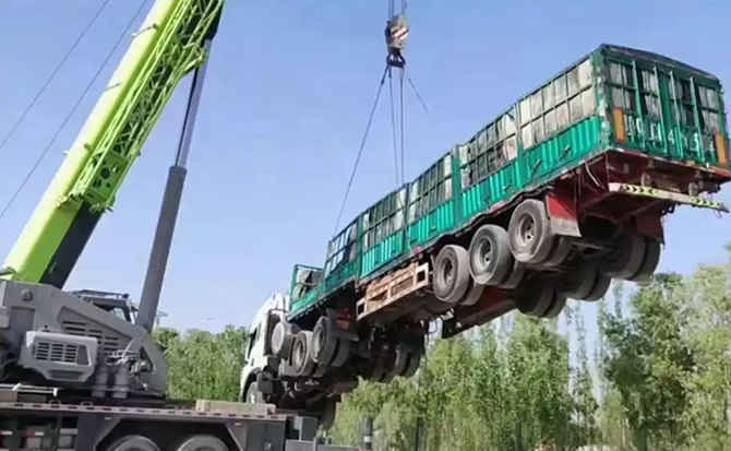 甘洛道路脱困救援案例